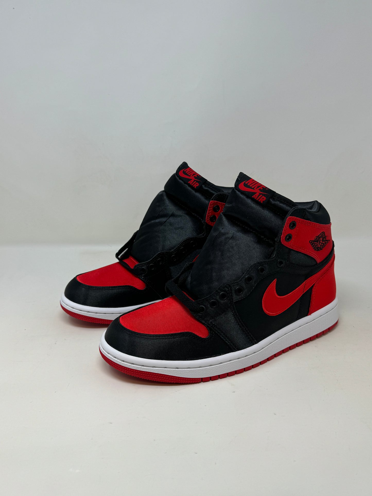 Nike Air Jordan 1 High 'Satin Bred'