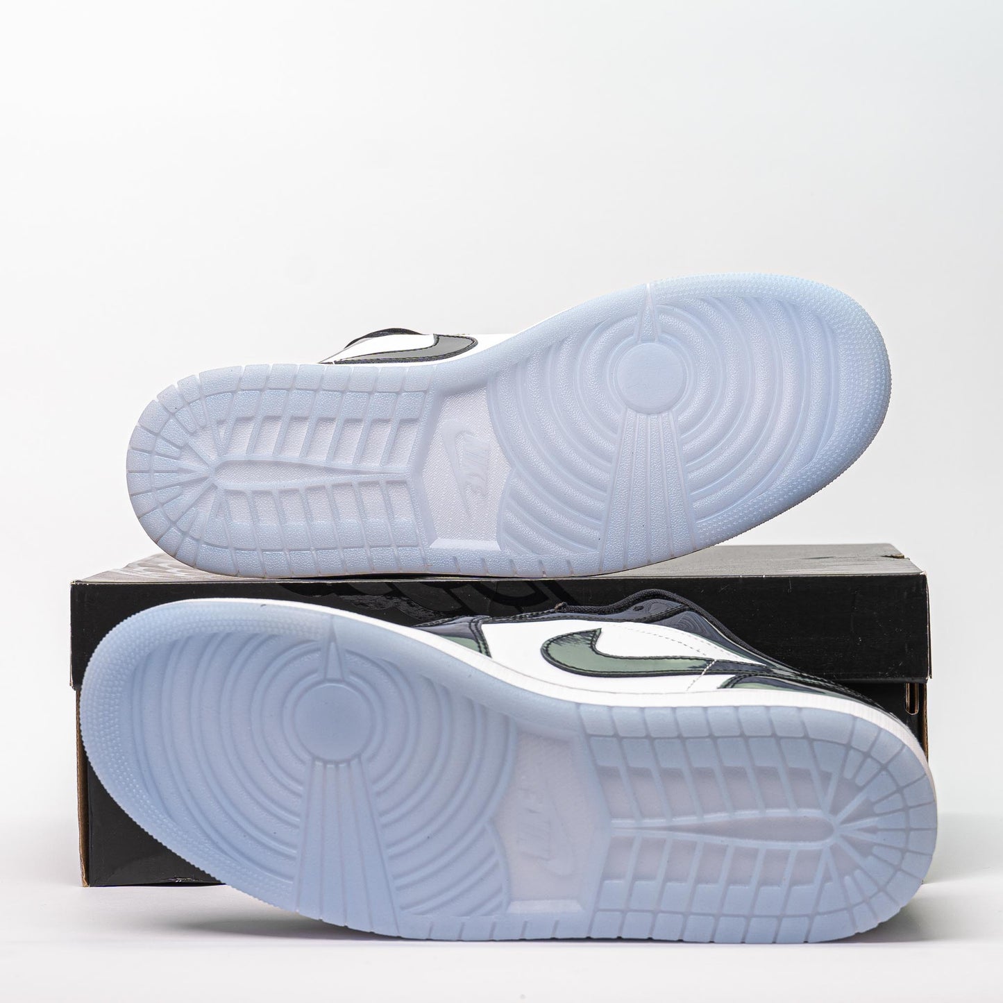 Jordan 1 Low SE Concord