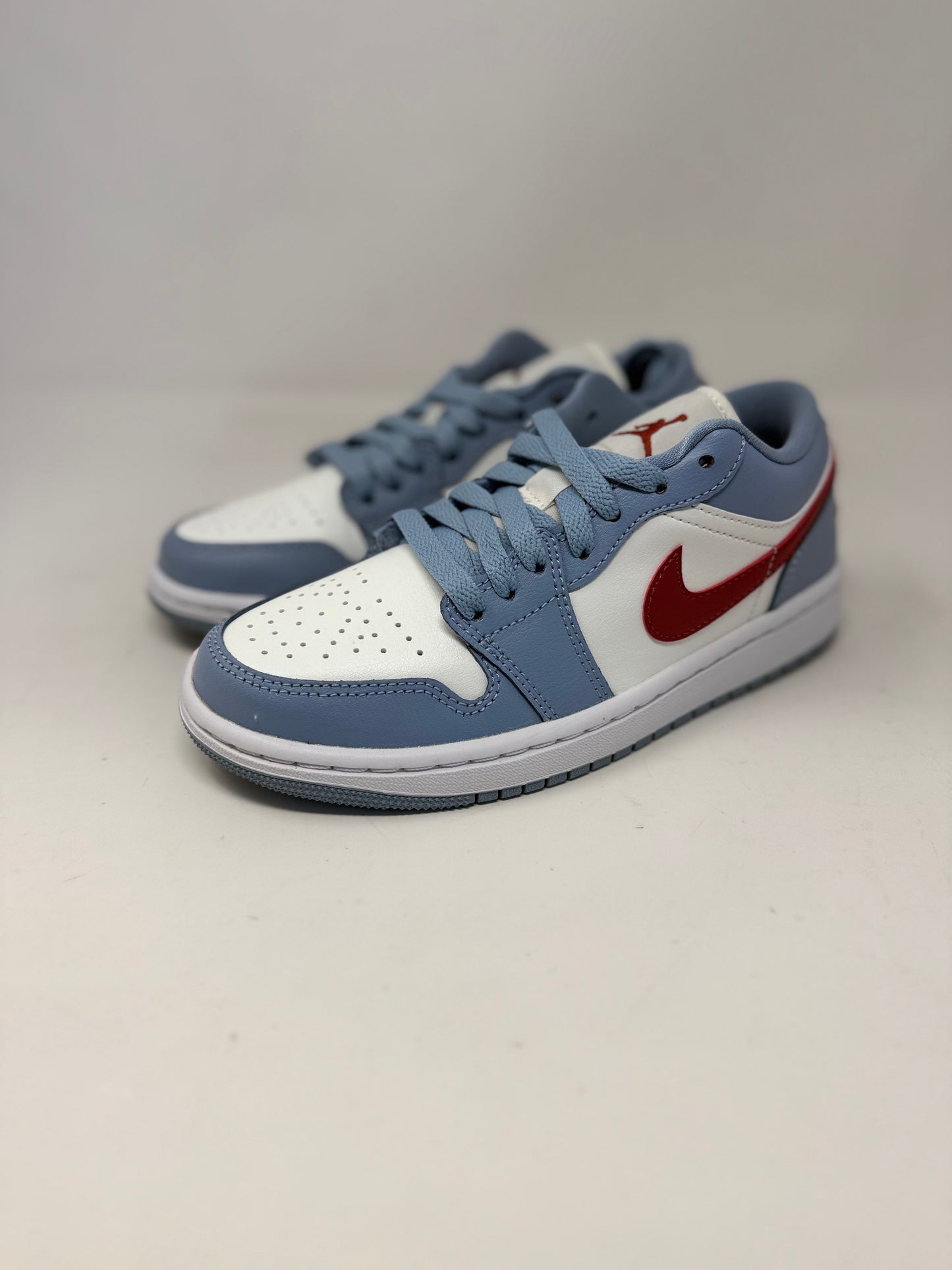 Nike Air Jordan 1 Low SE 'Blue Whisper Dune Red'