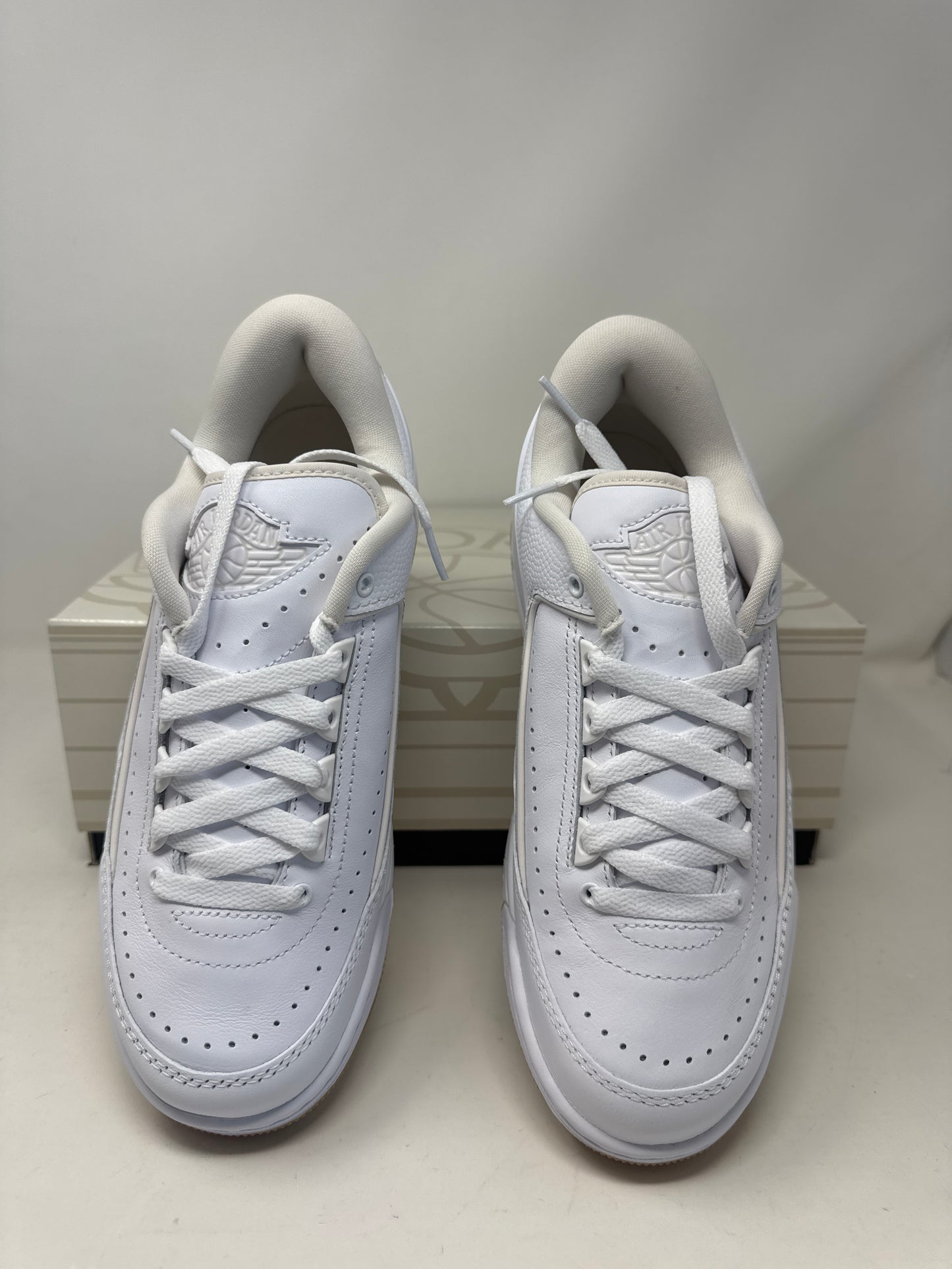 Wmns Jordan 2/3 white gum