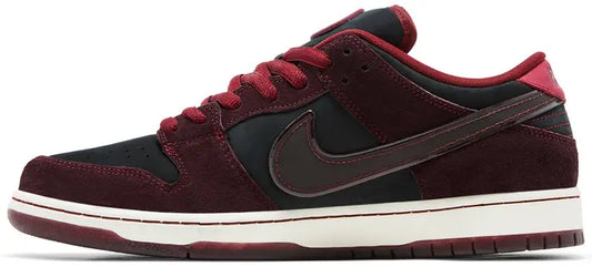 Nike SB Dunk Low Riot Skateshop