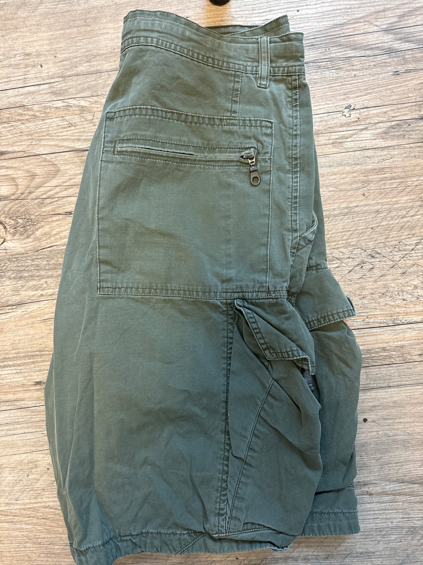 MFG Green Cargo Shorts 32W