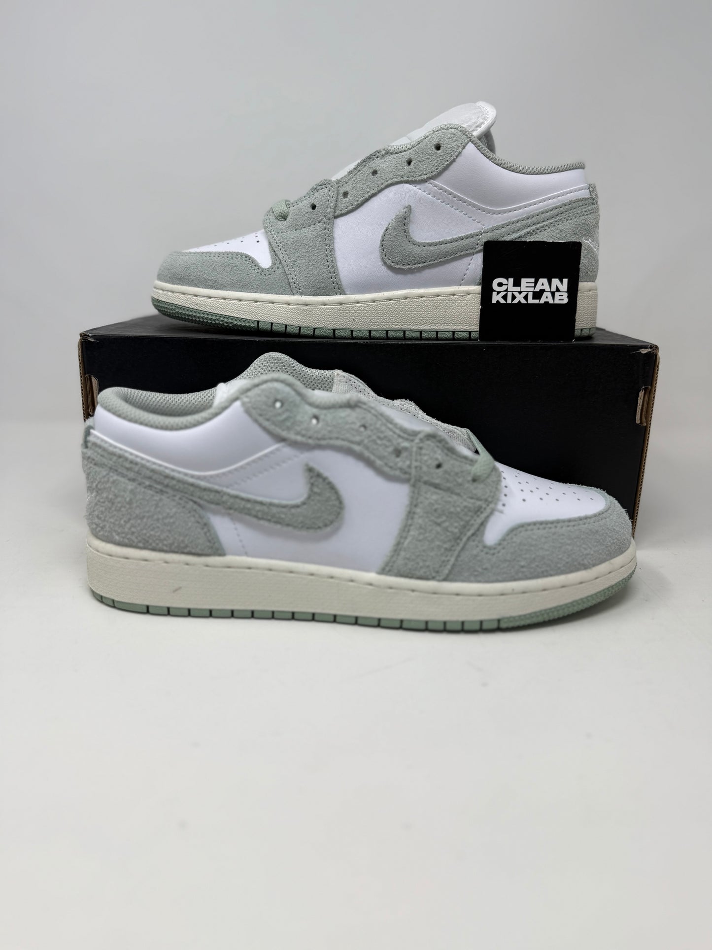 Nike Air Jordan 1 Low SE 'White Seafoam'