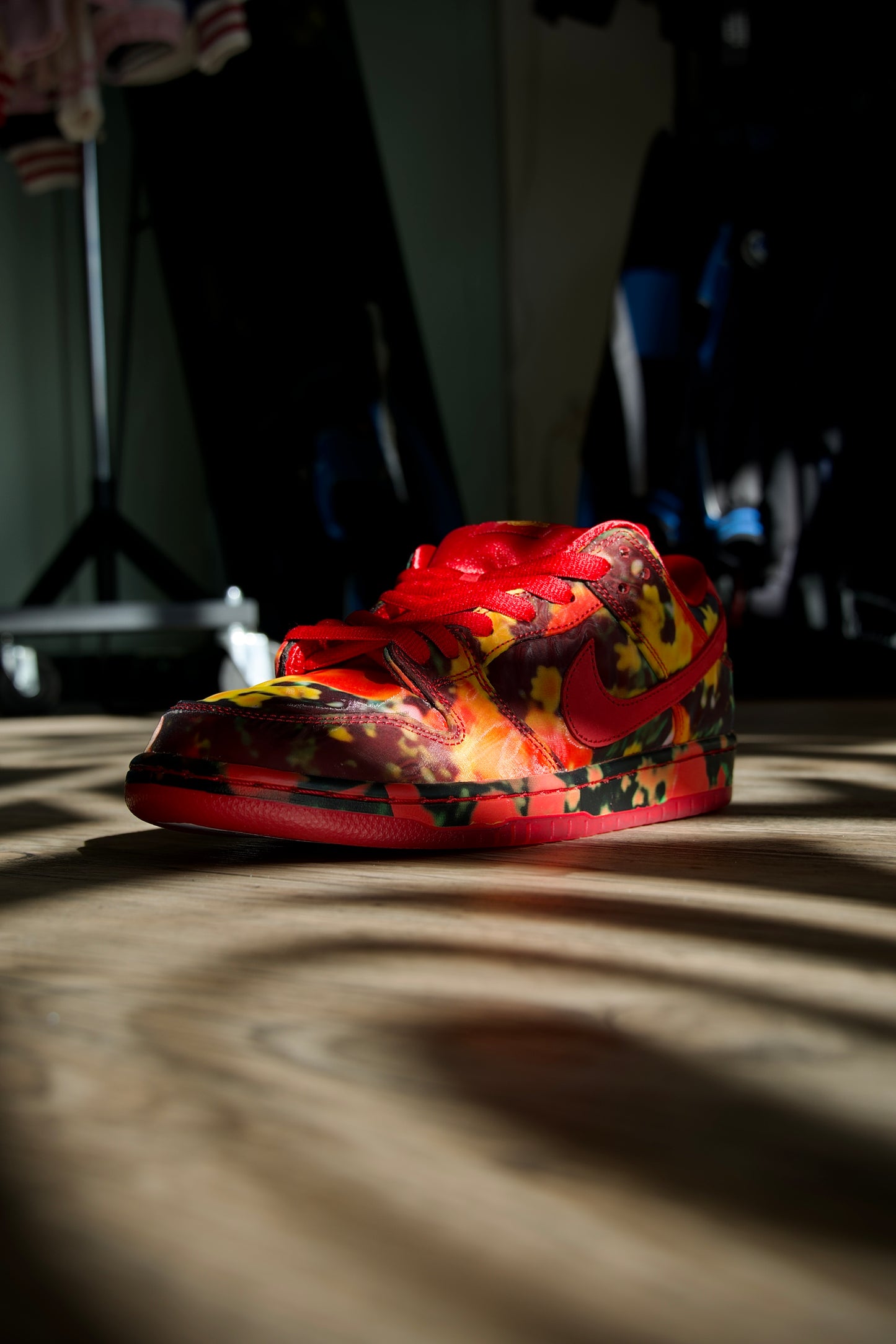Nike SB Dunk Low The Wizard of Oz Poppy Field