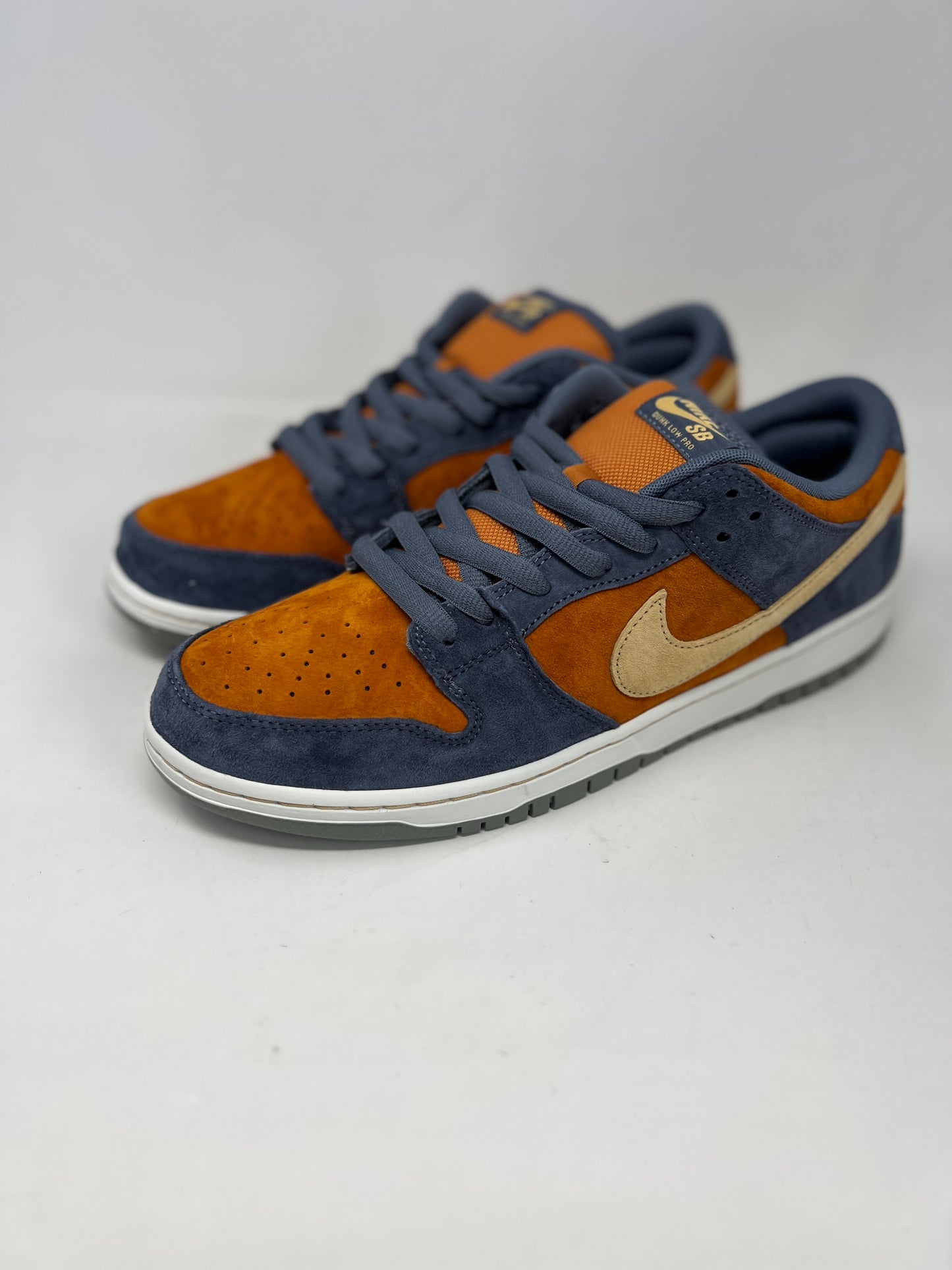 Nike SB Dunk Low 'Light Carbon Monarch'