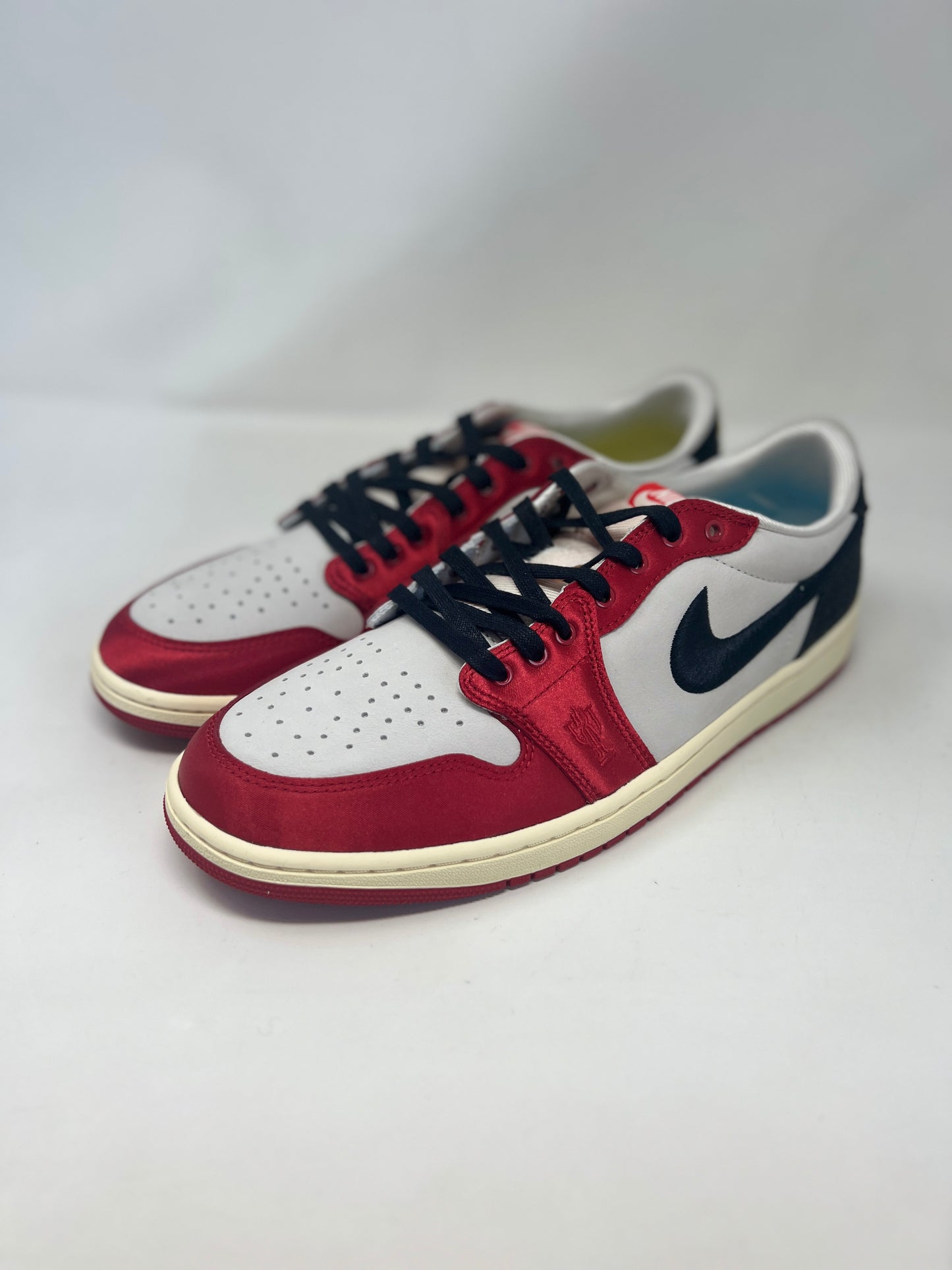 Nike Air Jordan 1 Low OG x Trophy Room 'Away'