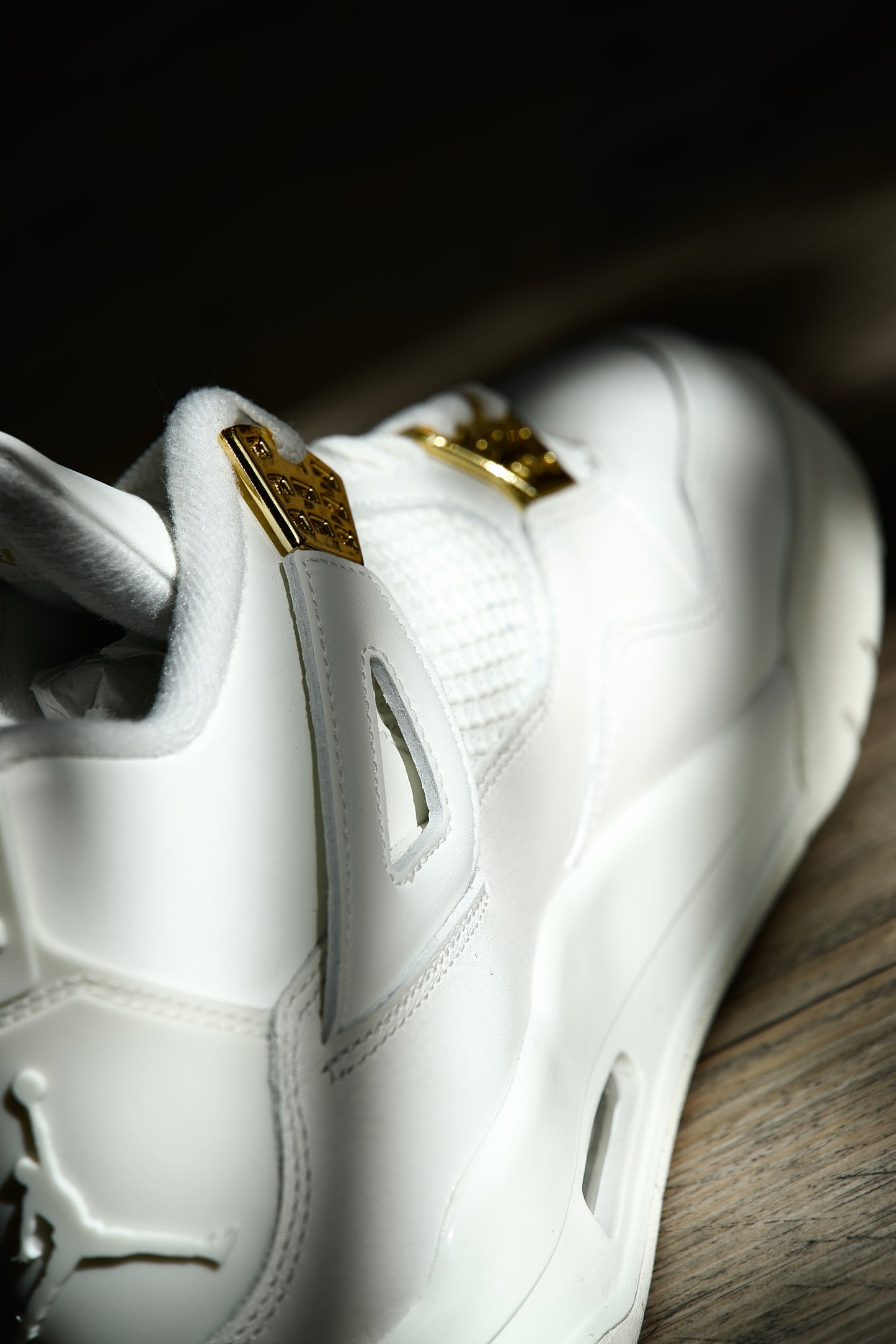 Jordan 4 Retro Metallic Gold (Women's)