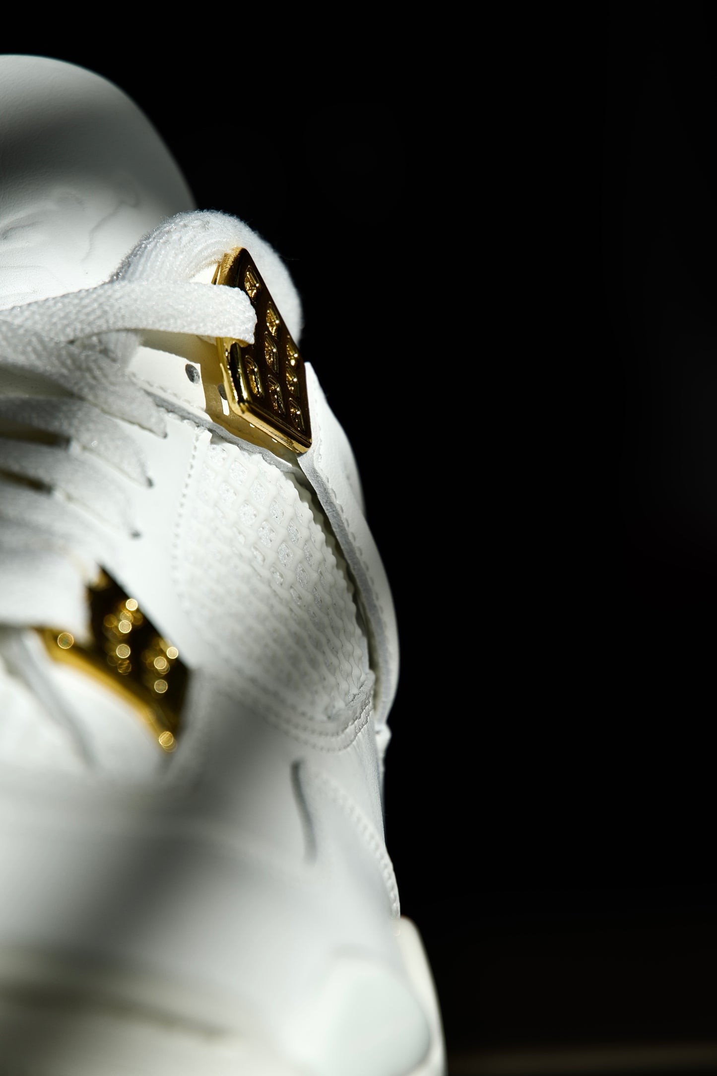 Jordan 4 Retro Metallic Gold (Women's)