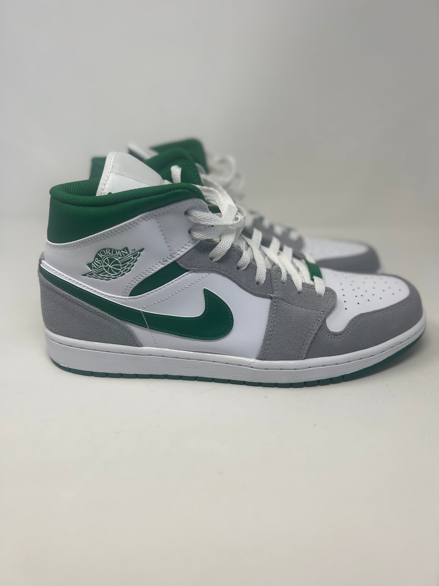 Nike Air Jordan 1 Mid SE ‘Pine Green’