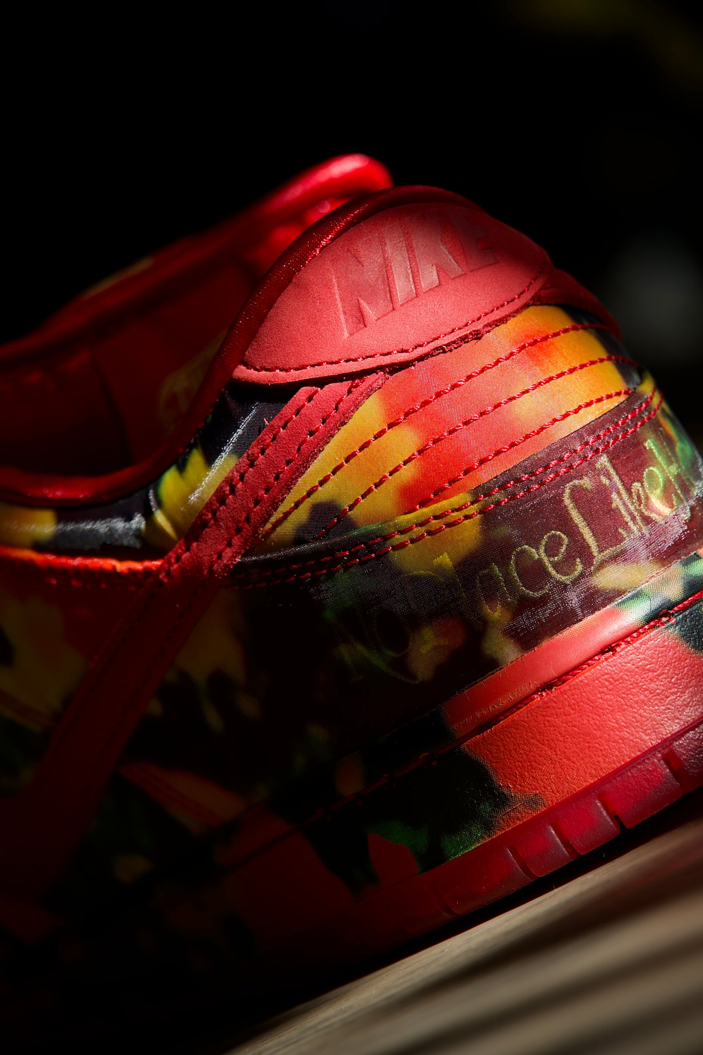 Nike SB Dunk Low The Wizard of Oz Poppy Field