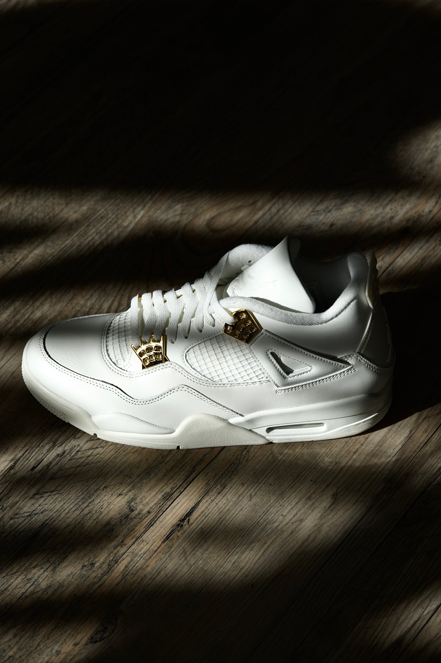 Jordan 4 Retro Metallic Gold (Women's)