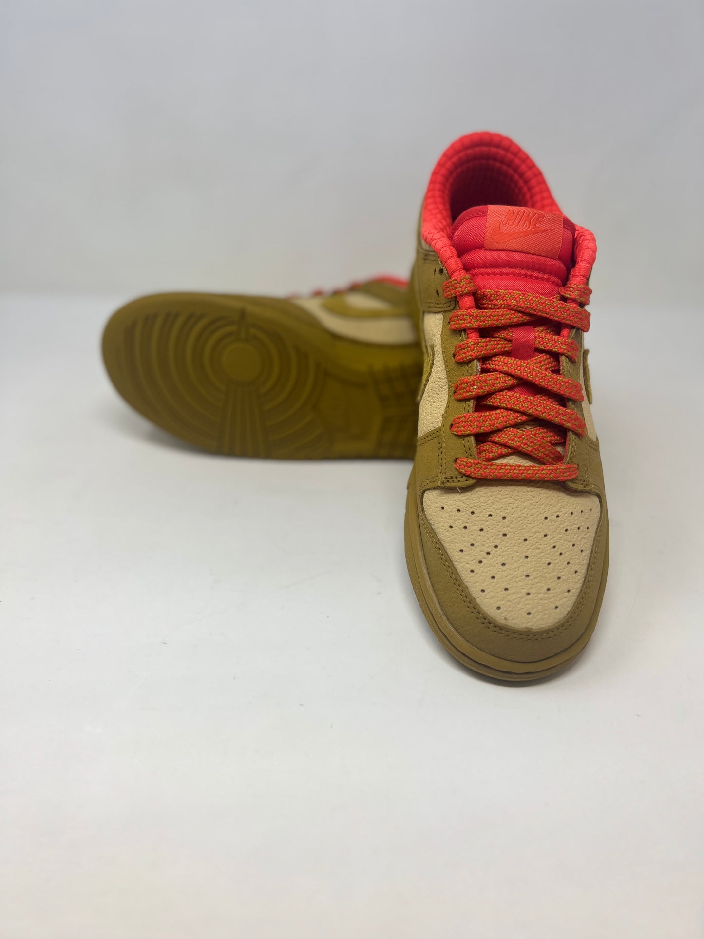 Wmns Nike Dunk Low ‘Bronzine Picante Red’