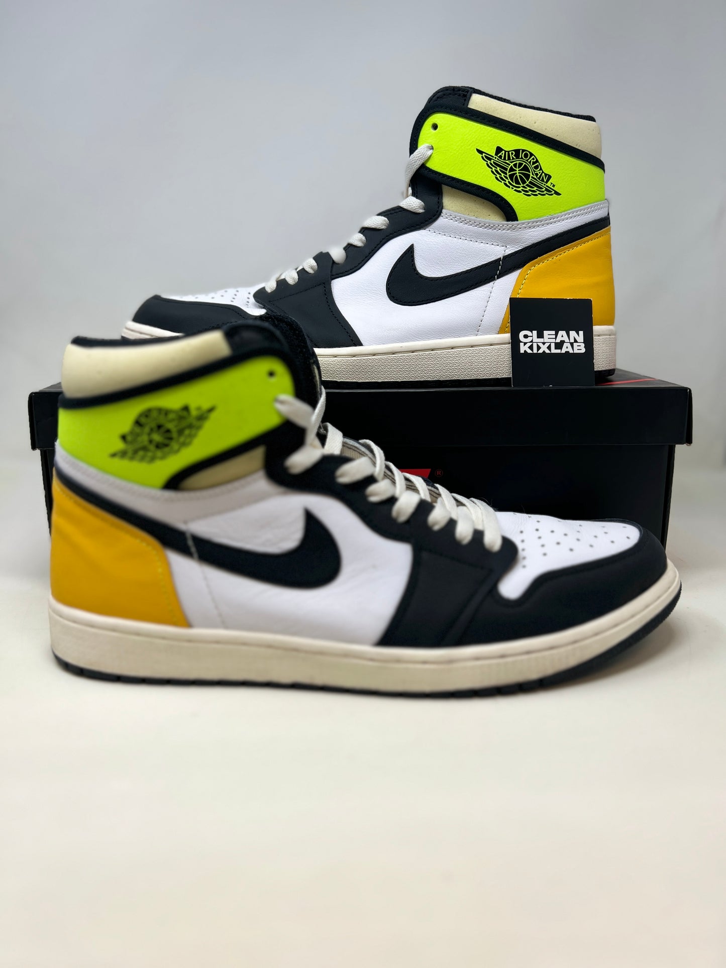 Nike Air Jordan 1 High ‘Volt Gold’ Used