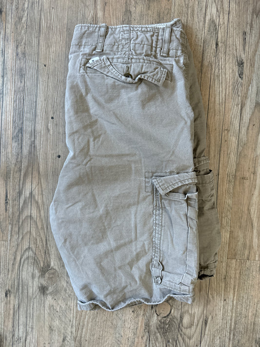 Levi Cargo Shorts 34W