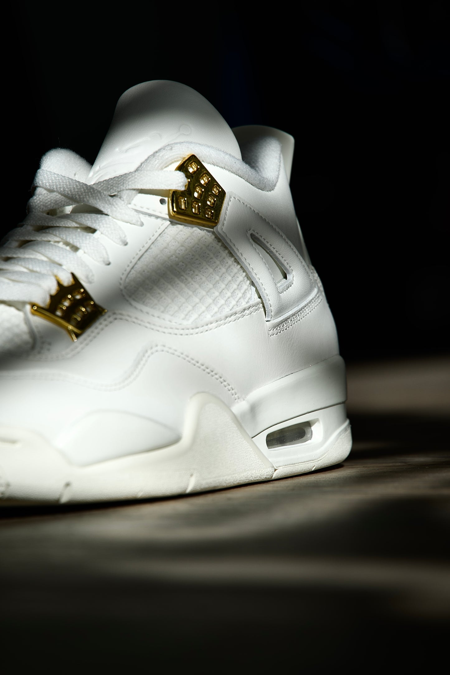 Jordan 4 Retro Metallic Gold (Women's)
