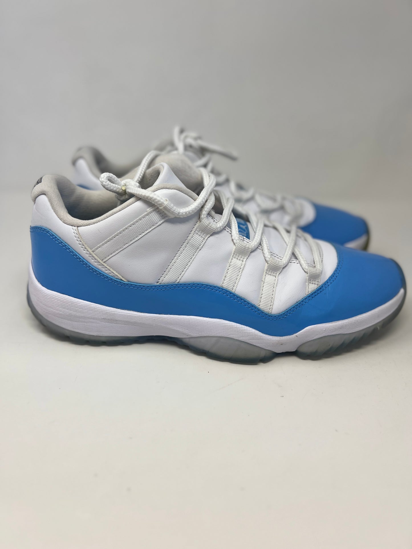 Nike Air Jordan 11 Low 'UNC' Used