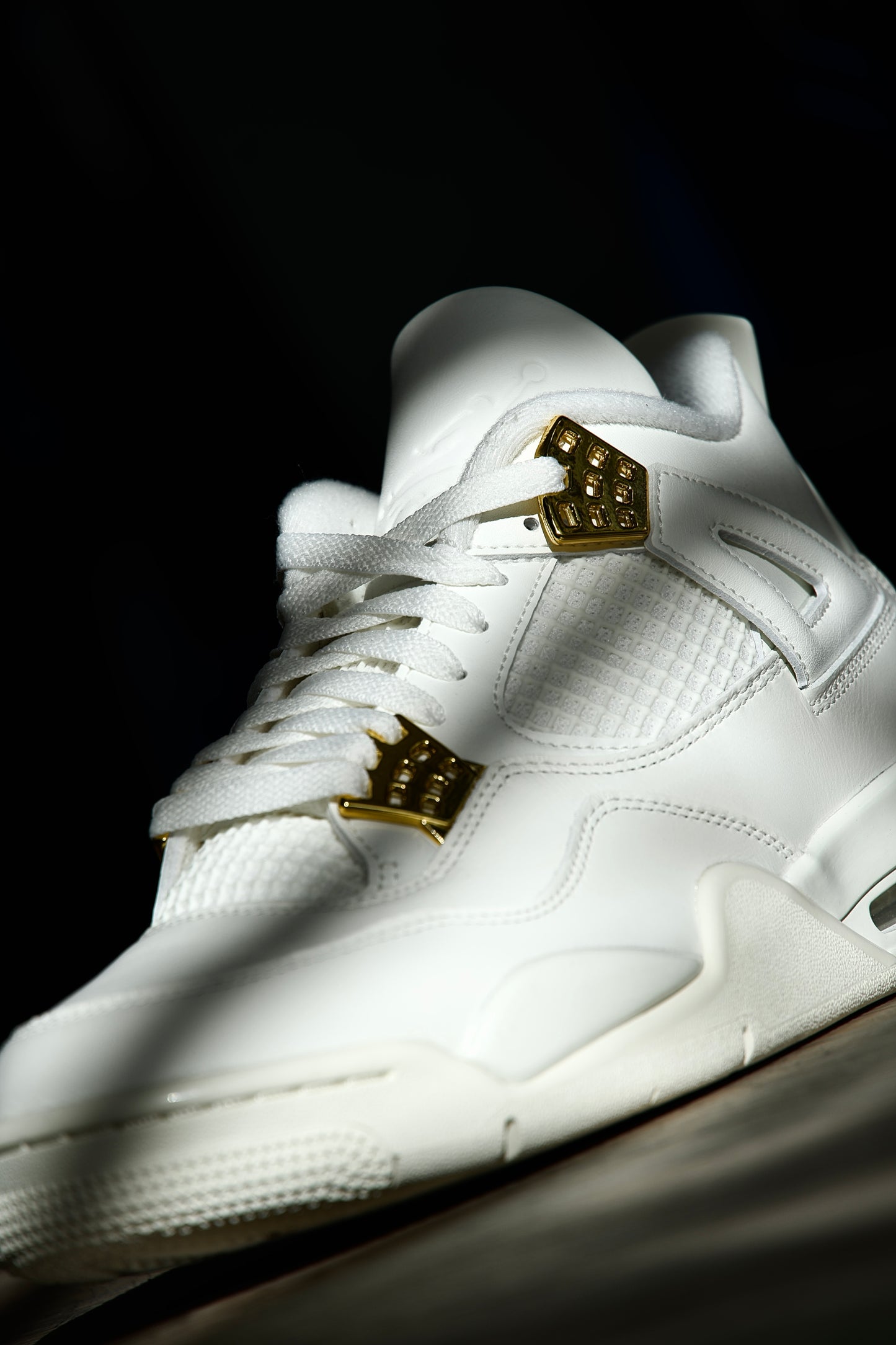 Jordan 4 Retro Metallic Gold (Women's)