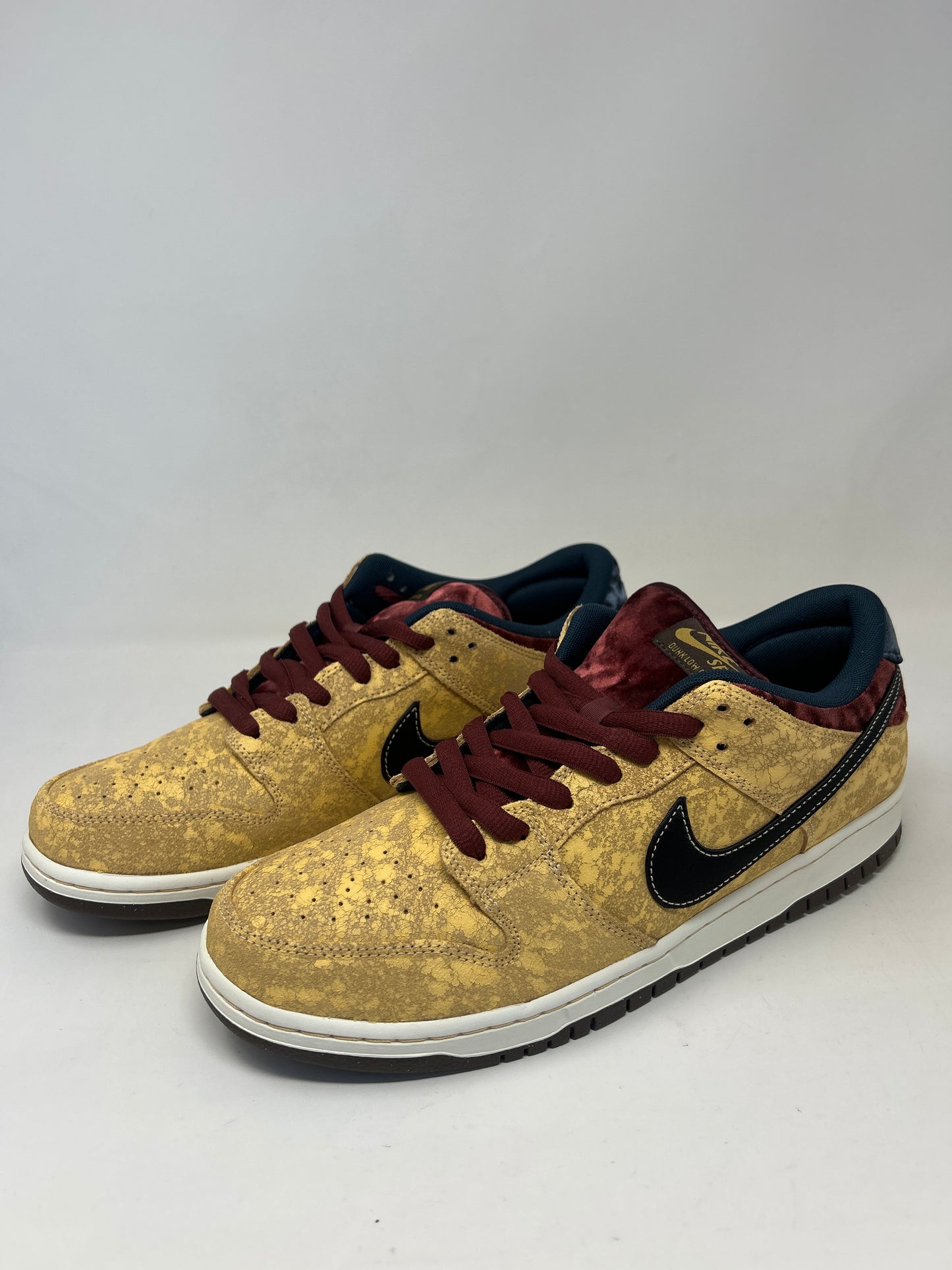 Nike dunk low SB “city of cinema”