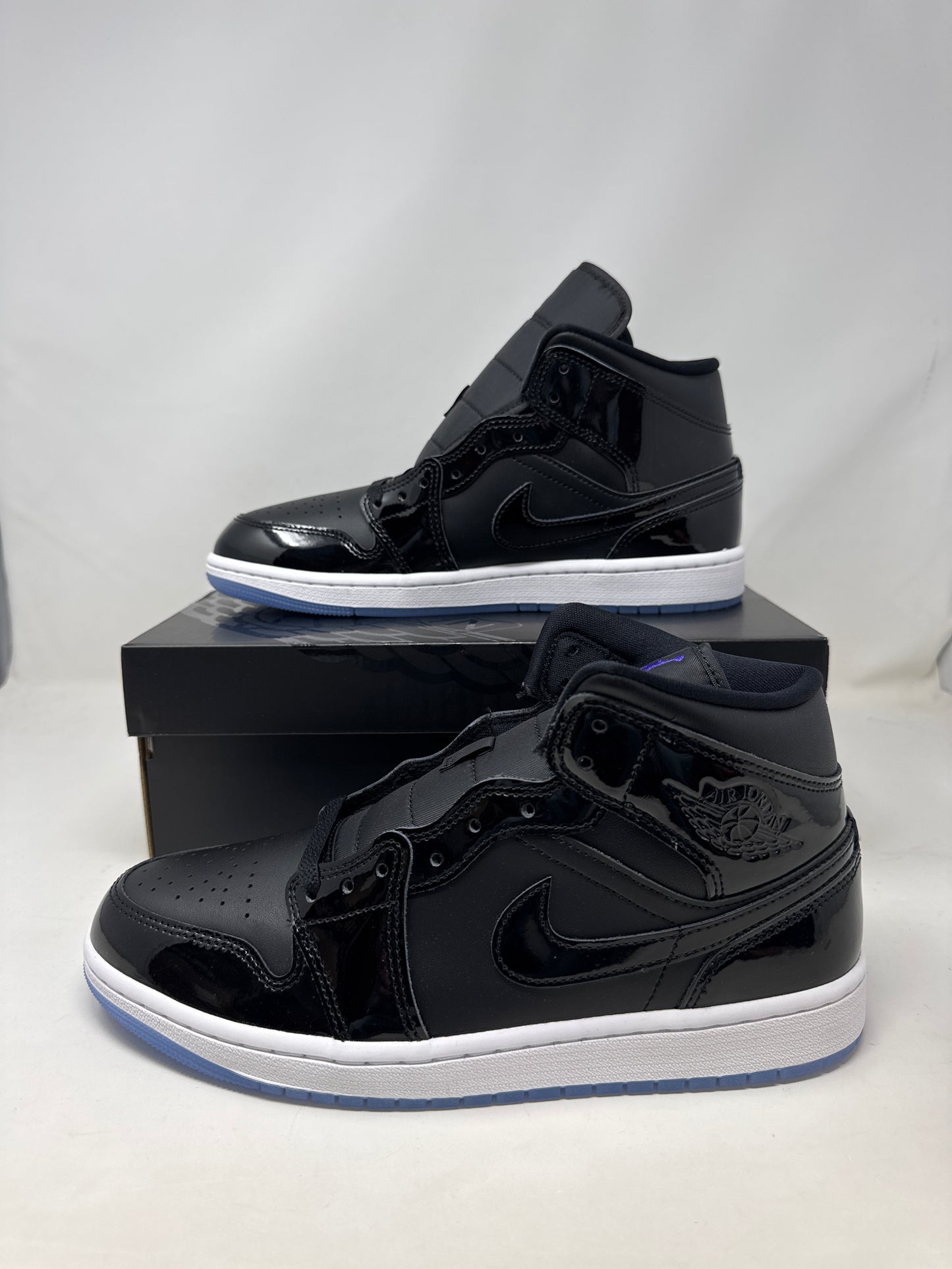 Jordan 1 Mid SE
Space Jam