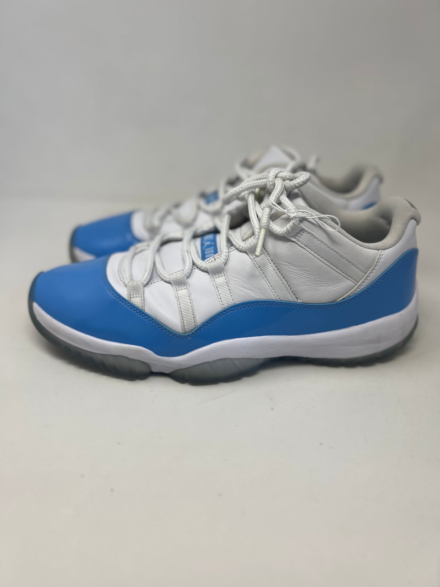 Nike Air Jordan 11 Low 'UNC' Used