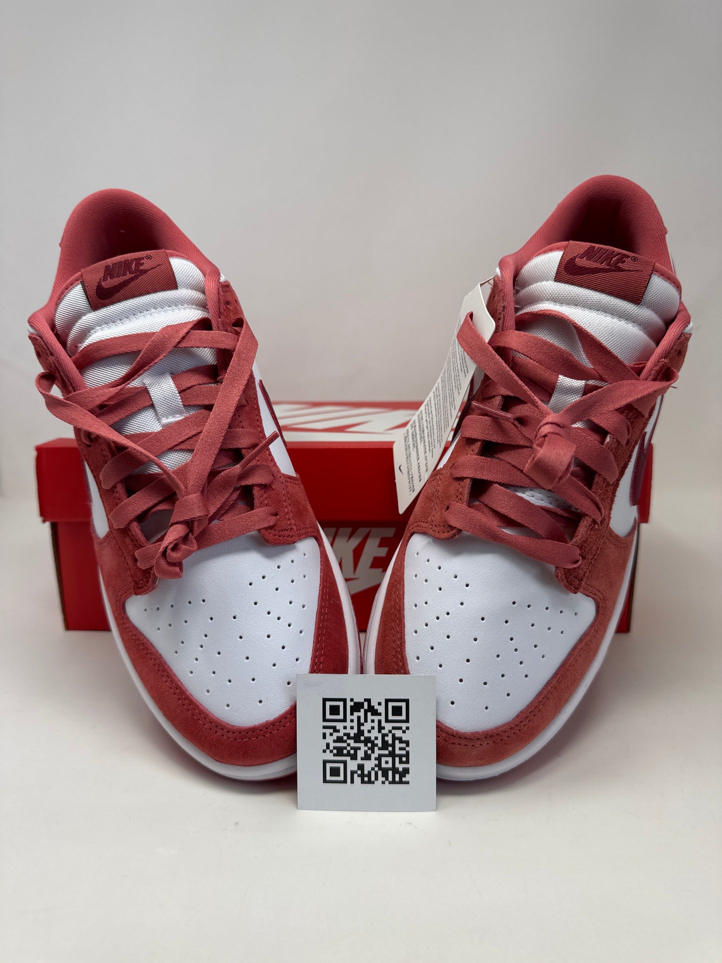 W Nike Dunk Vday