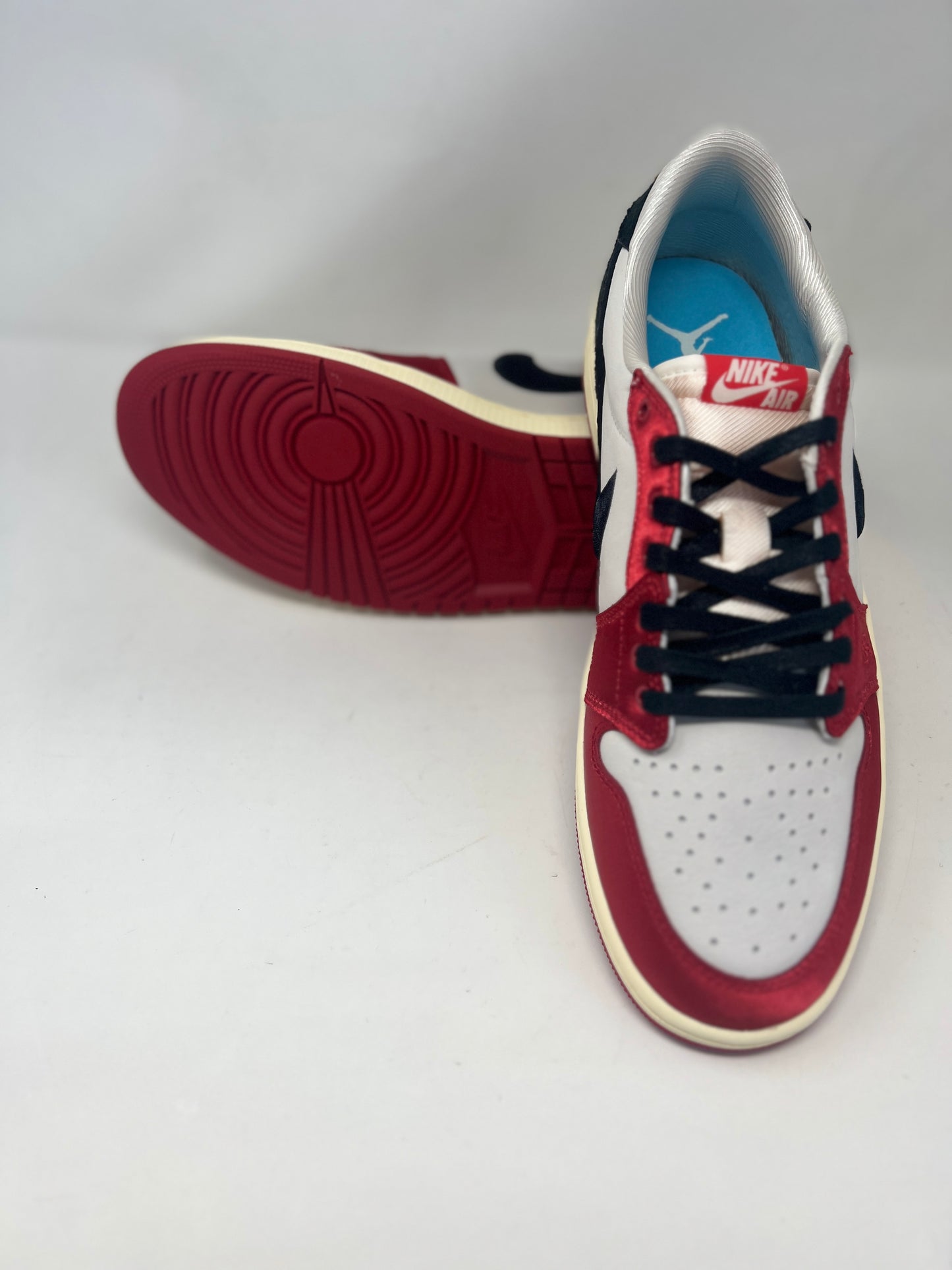 Nike Air Jordan 1 Low OG x Trophy Room 'Away'