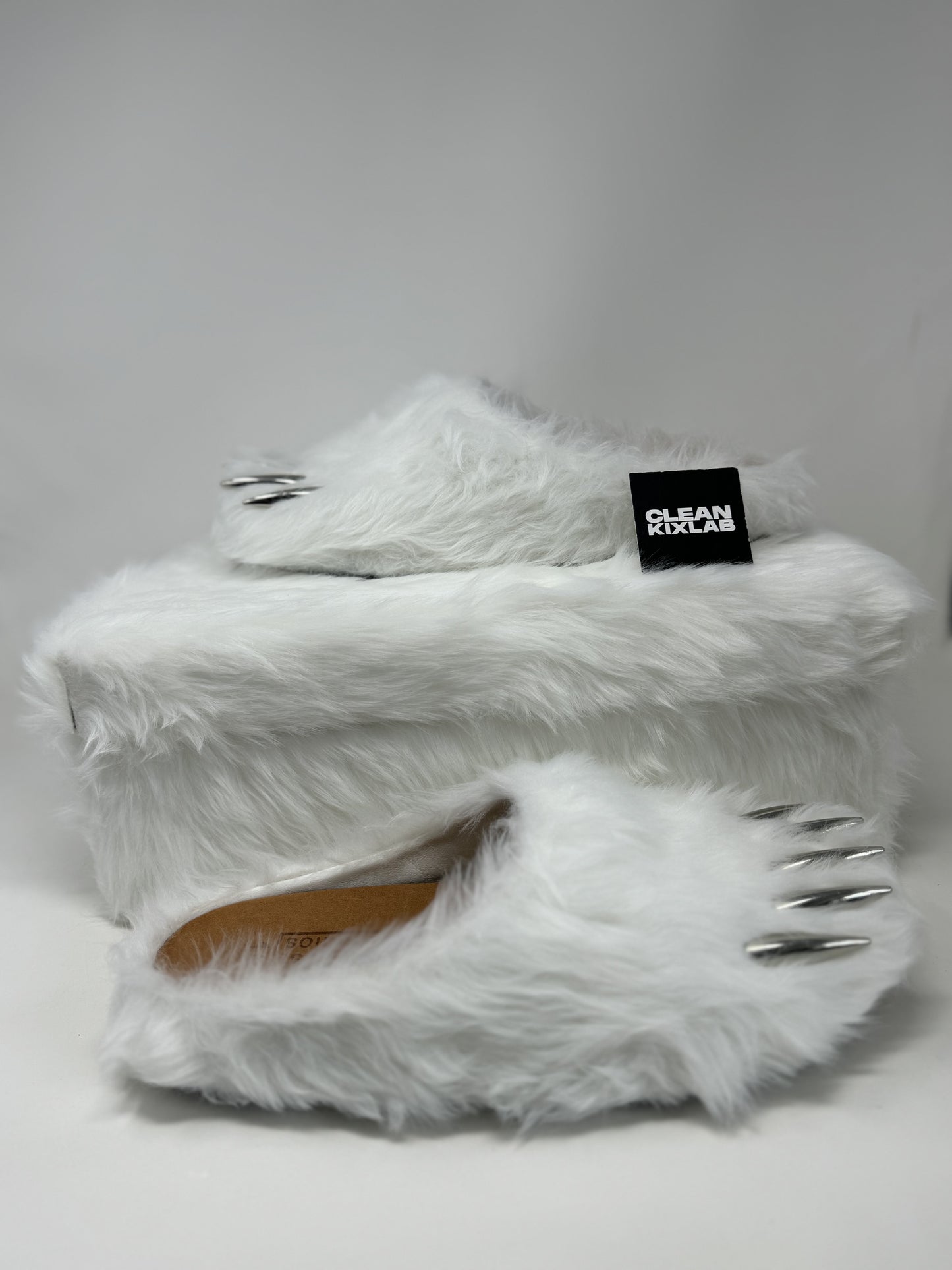 Bravest Studios Bear Claw Mule 'White'