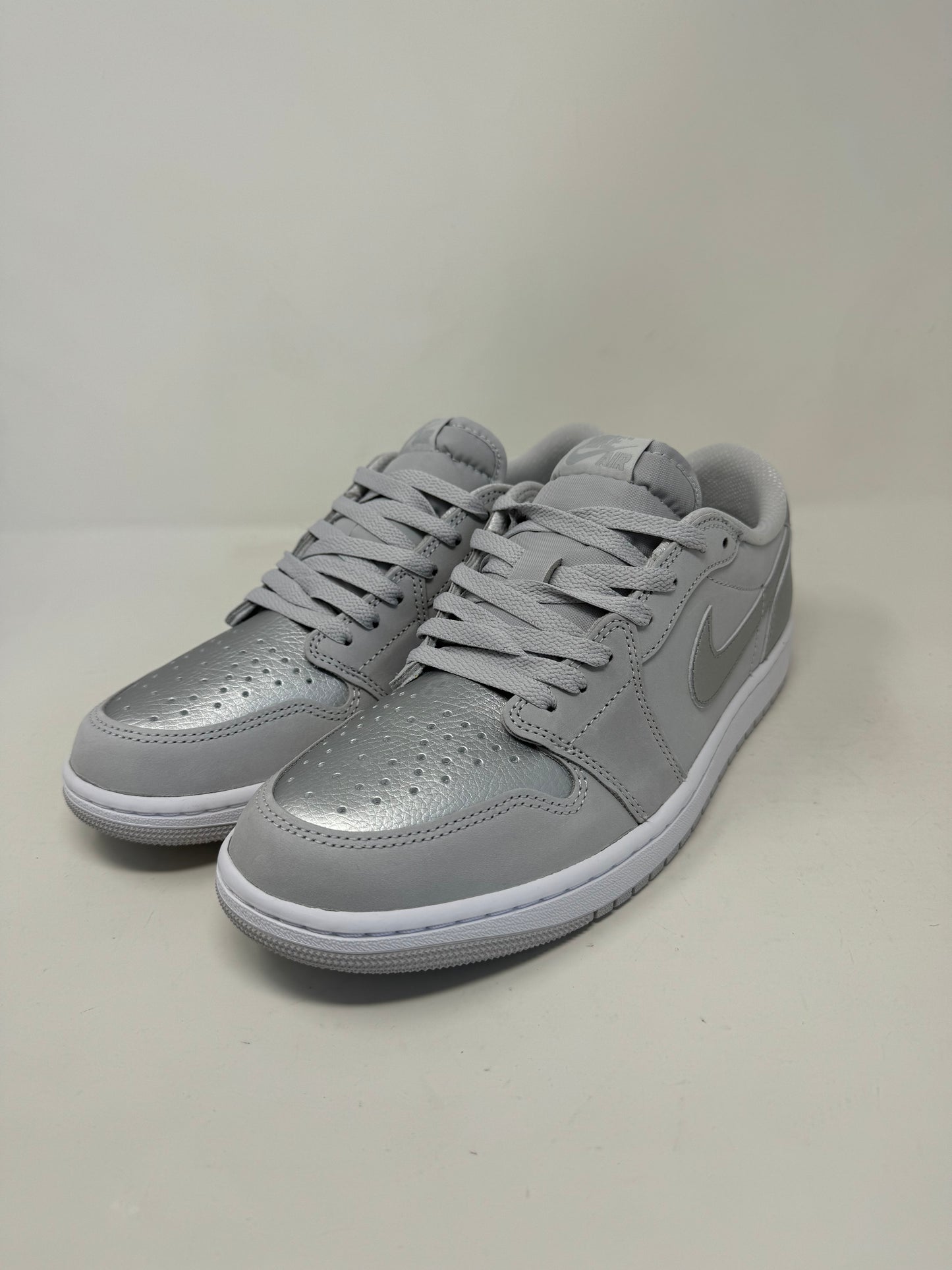 Nike Air Jordan 1 Low OG 'Metallic Silver'