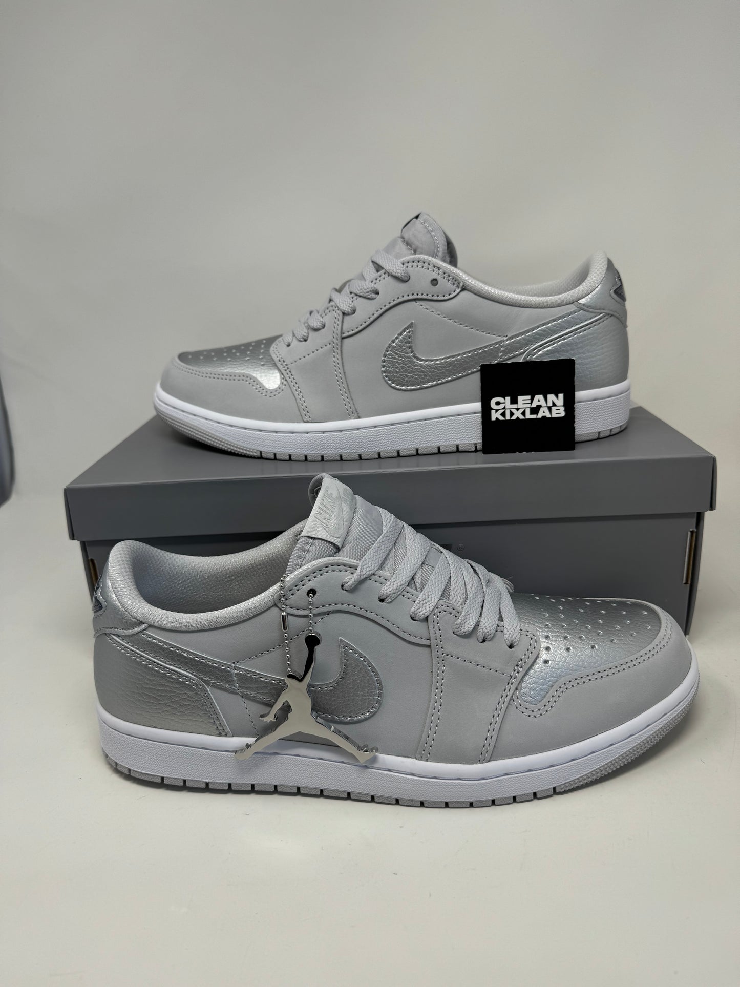 Nike Air Jordan 1 Low OG 'Metallic Silver'