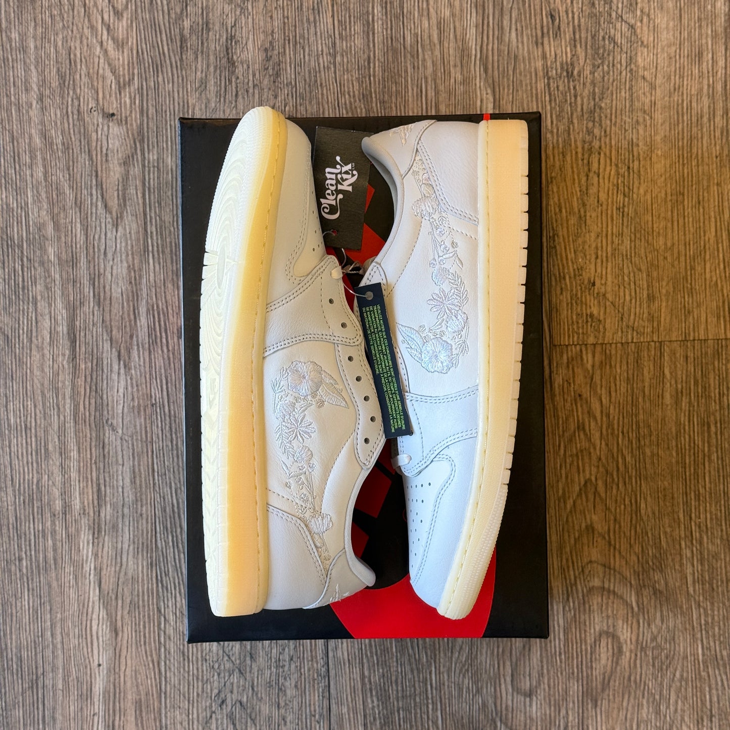 Jordan 1 Low Retro OG Rabbit Floral Swoosh