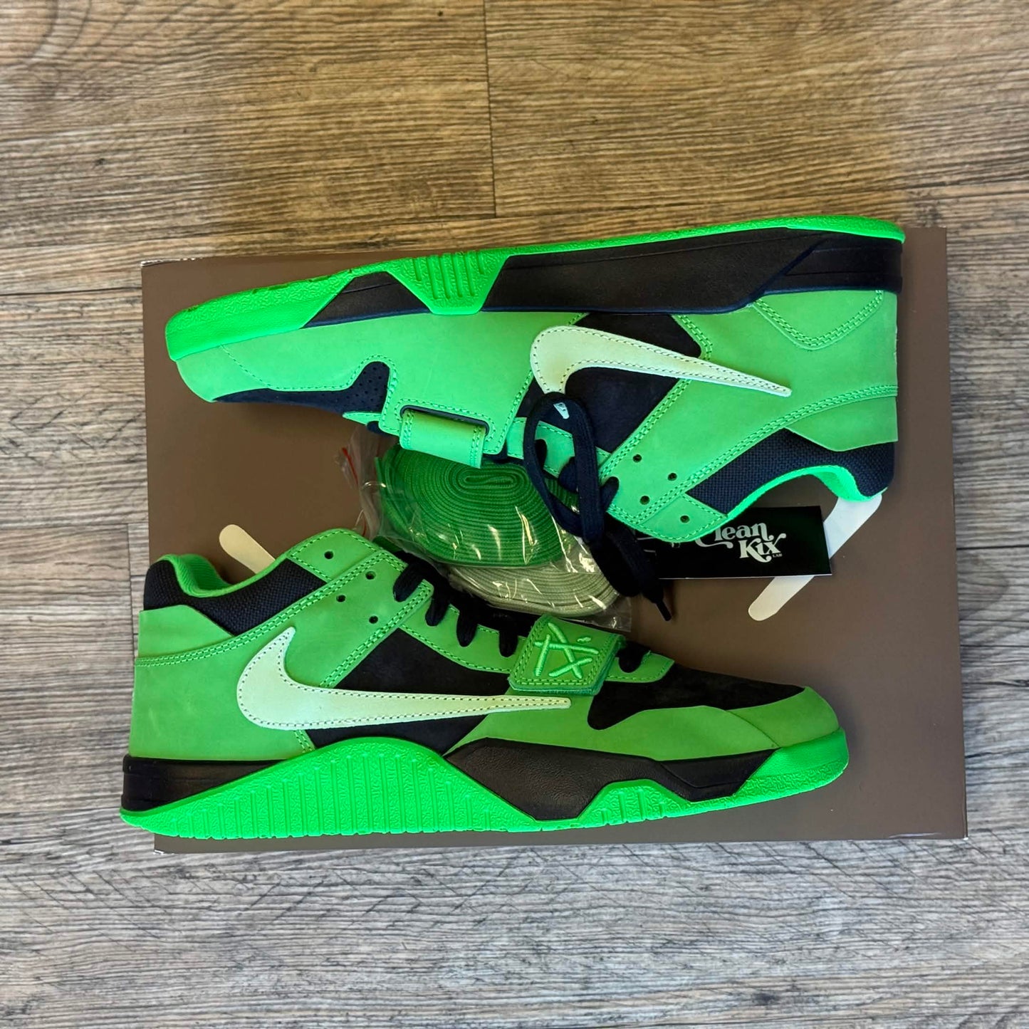 Jordan CJ1 T-Rexx Travis Scott Green Spark
