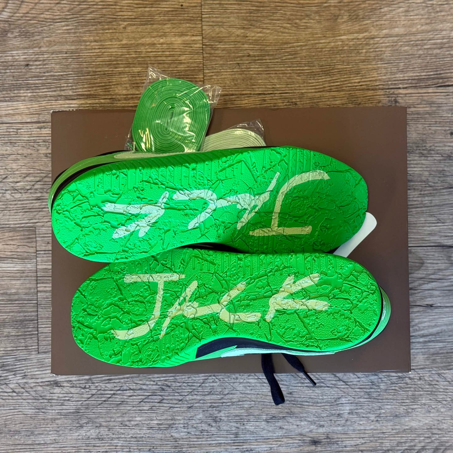 Jordan CJ1 T-Rexx Travis Scott Green Spark