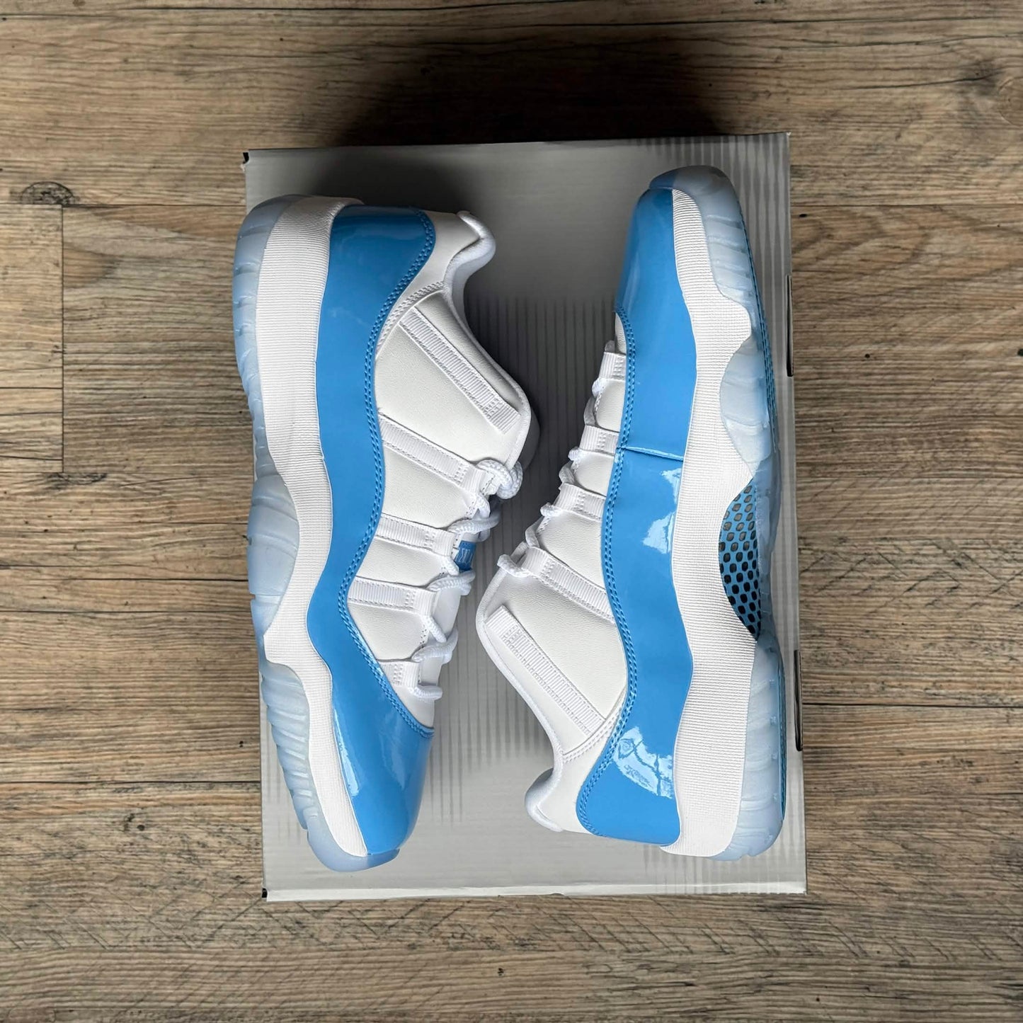 Jordan 11 Retro Low University Blue (2026)