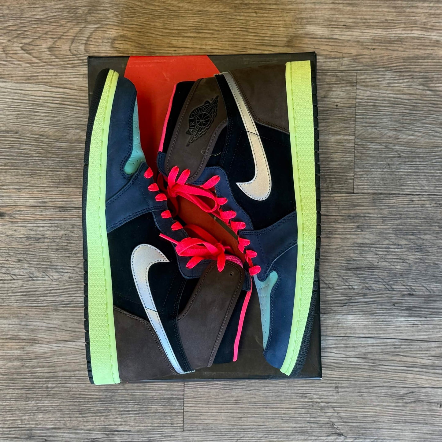Jordan 1 Retro High Tokyo Bio Hack (Pre-Owned)