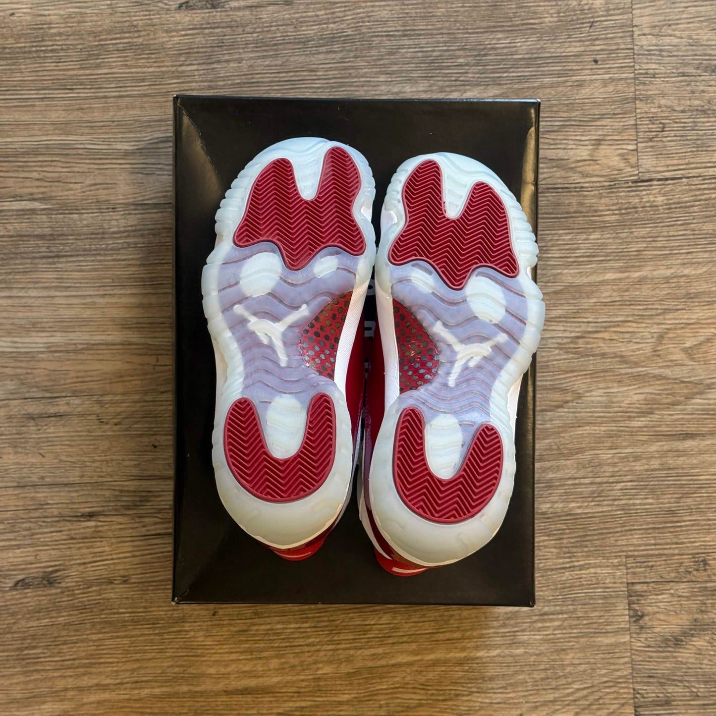 Jordan 11 Retro Cherry (2022)