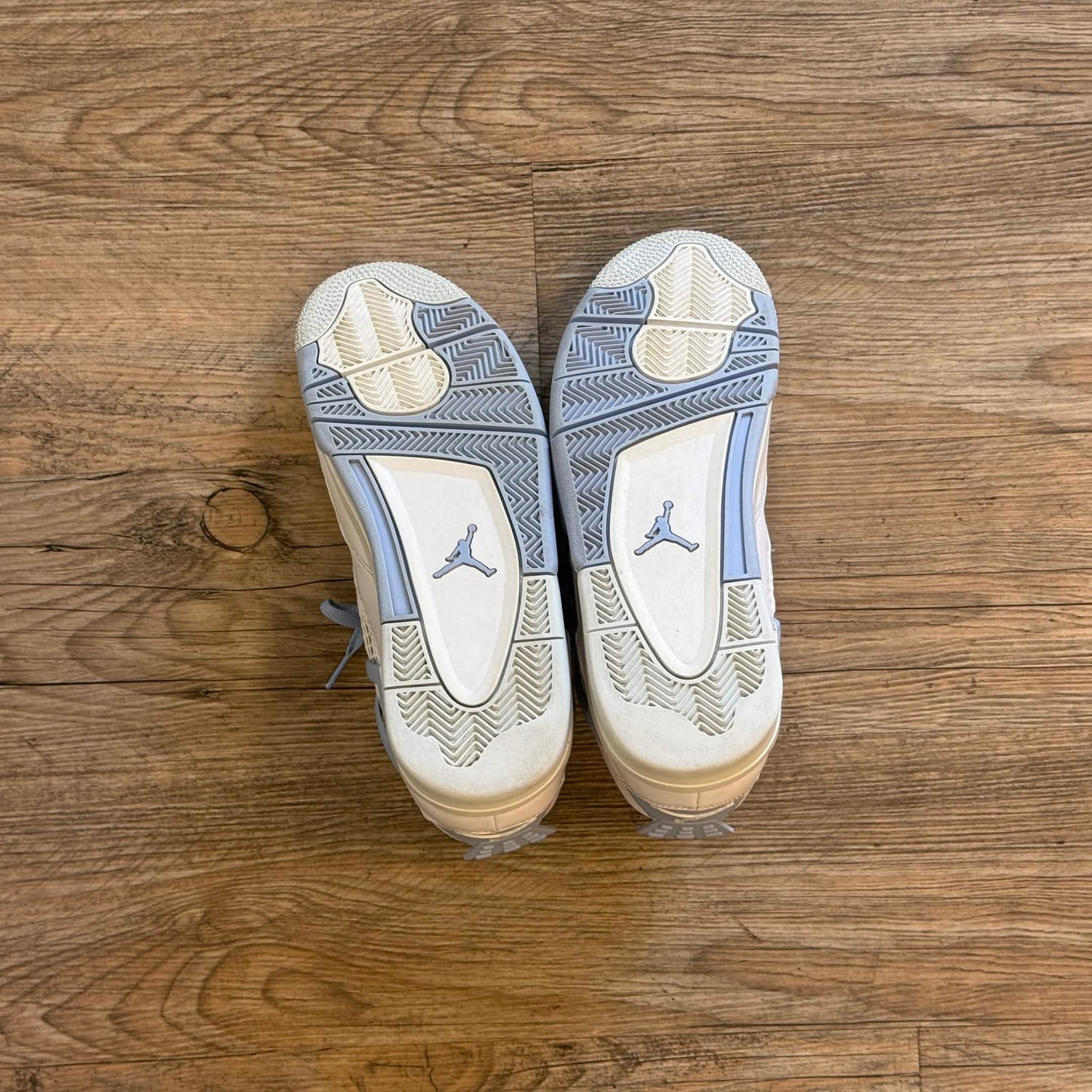 Jordan 4 Retro Forget Me Not (Womens) USED NO BOX
