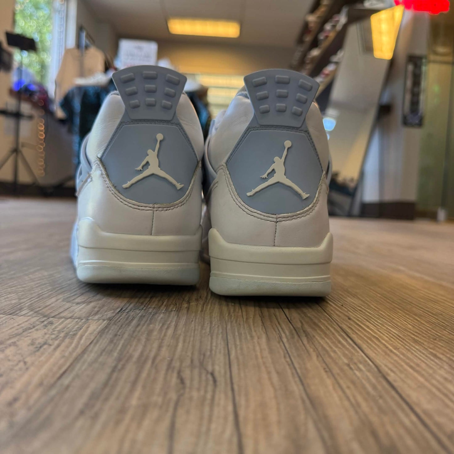 Jordan 4 Retro Forget Me Not (Womens) USED NO BOX