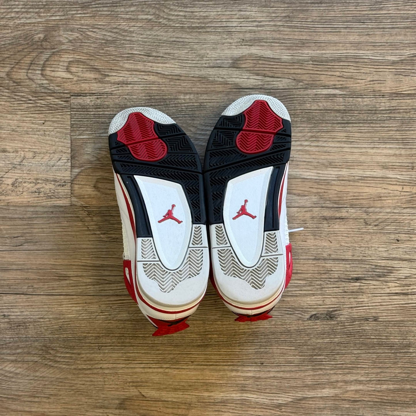 Jordan 4 Retro Fire Red (2020) USED NO BOX