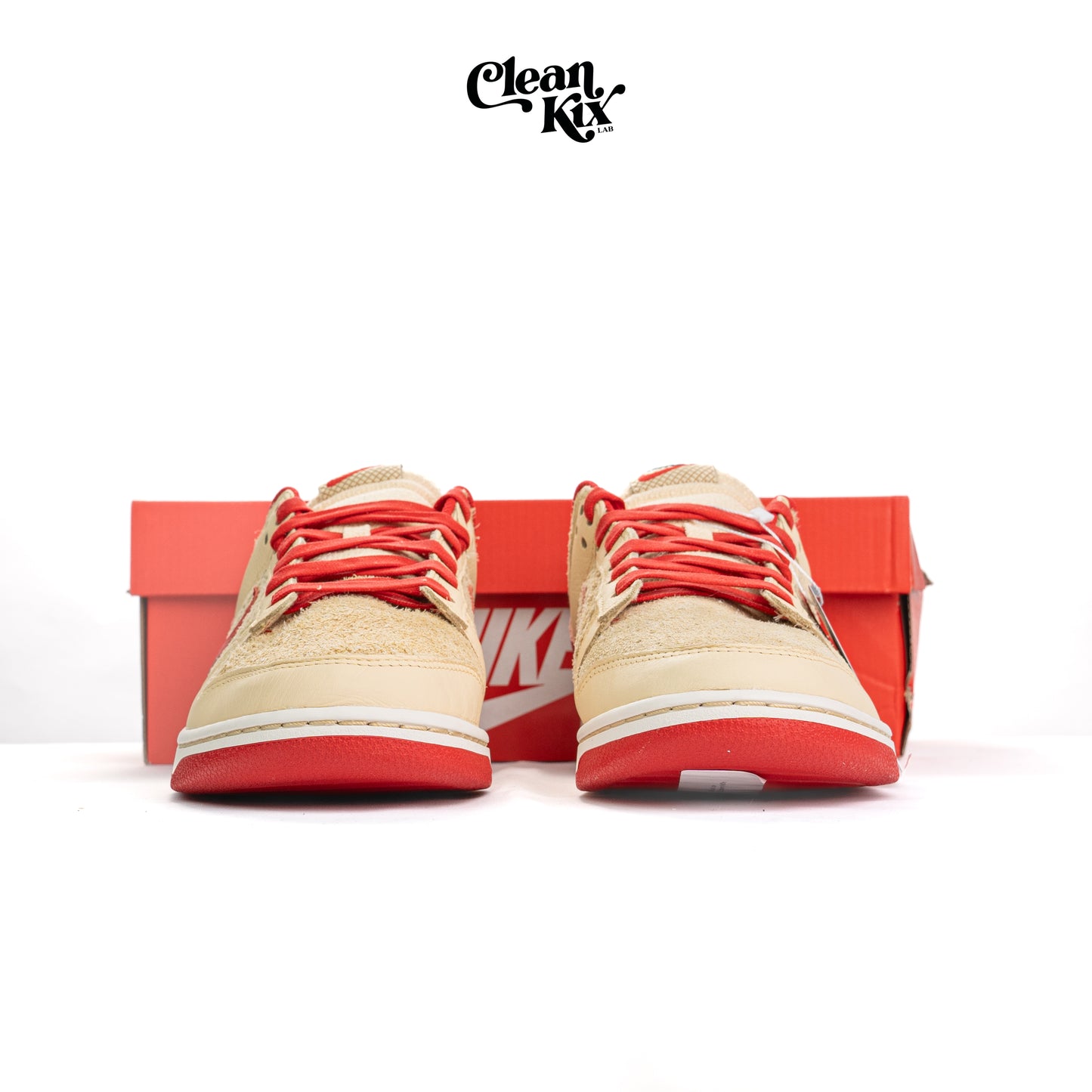 Nike Dunk "Strawberry Waffle"