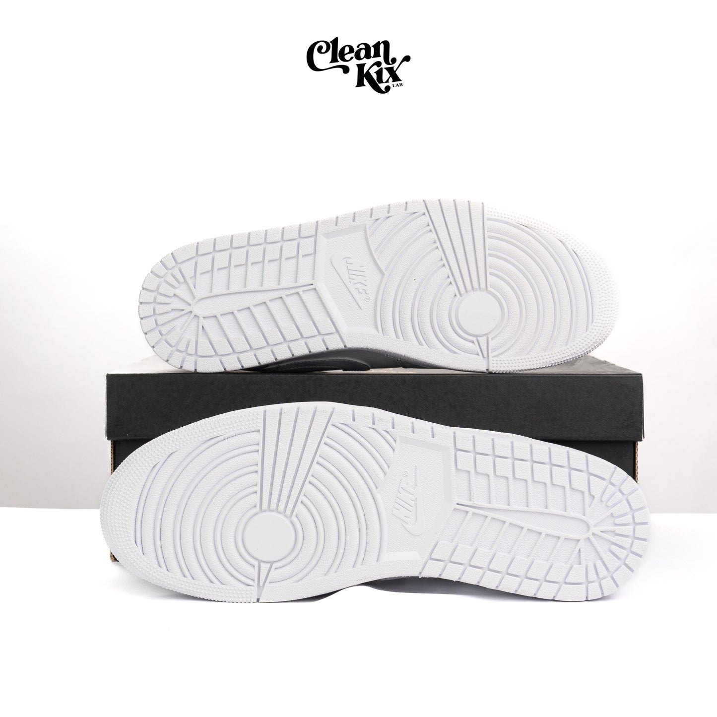 Jordan 1 Low Triple White