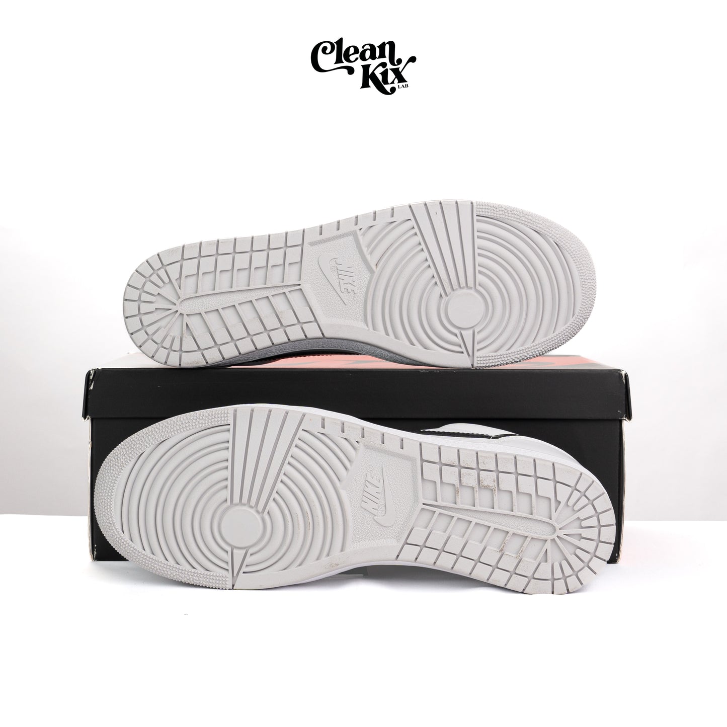 Jordan 1 Retro Low ‘85 Metallic Black